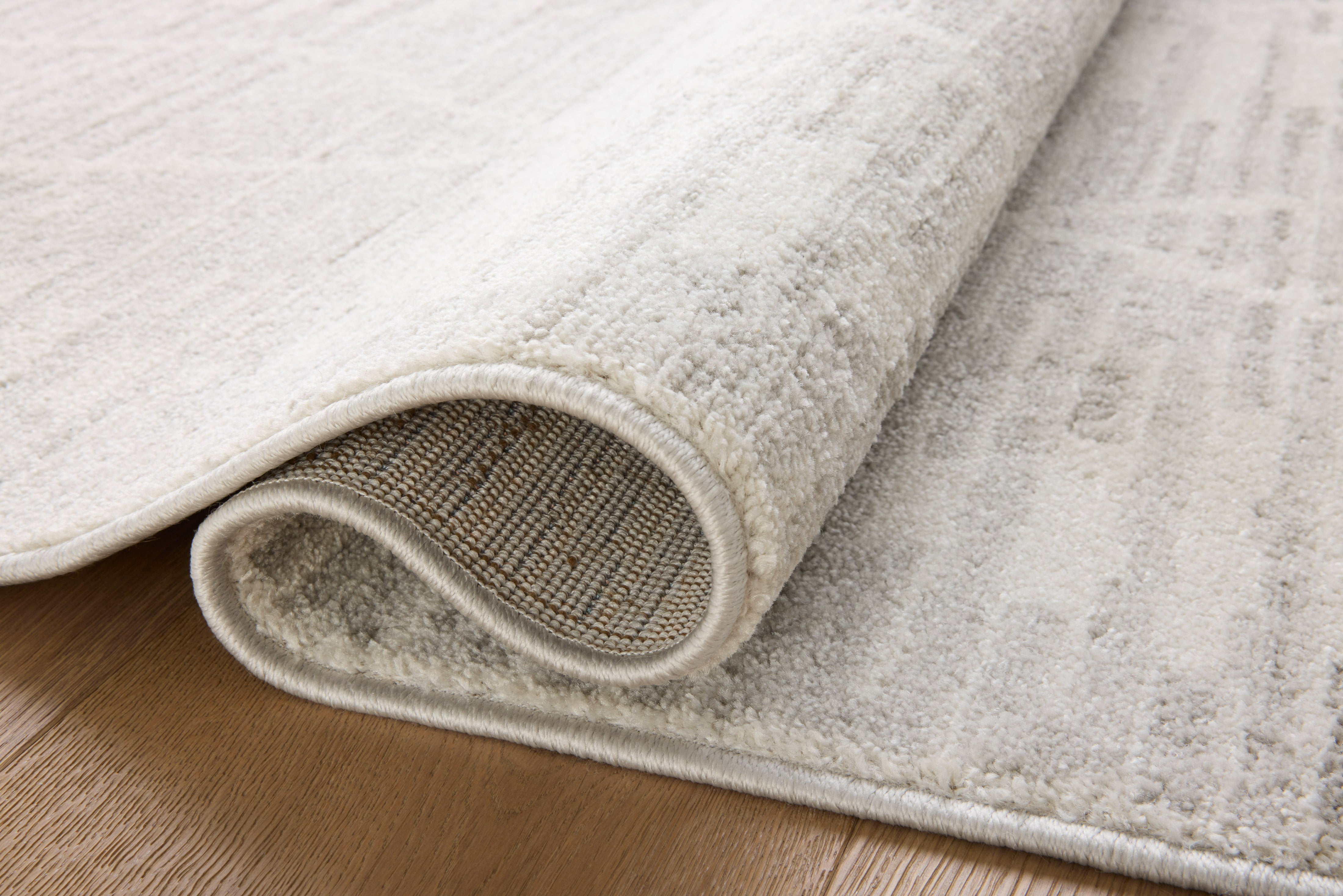 Liddy Polyester Pile Rug in Pearl / Mist